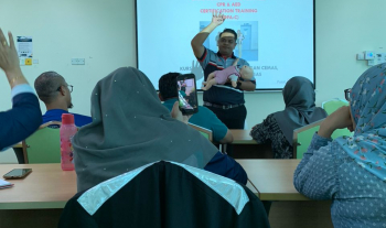 Pn Sharifah Nurafiqah menjalani Basic Occupational First Aid & AED Certification Training